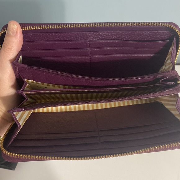 GUC plum Kate spade zip wallet - Picture 3 of 4